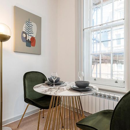 Stylish 1 Bed Flats In Soho, Next To Piccadilly Circus And Trafalgar Square London Kültér fotó