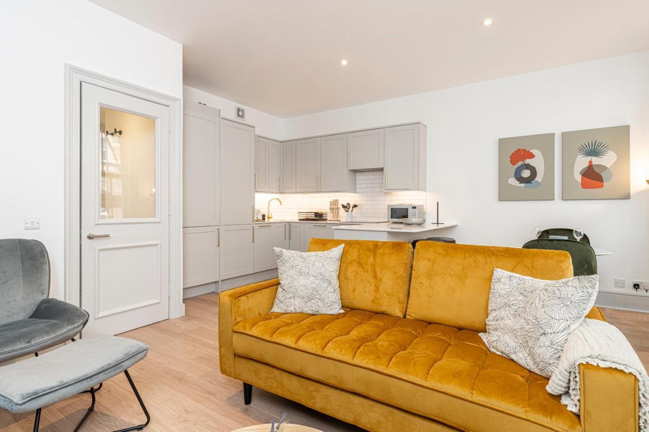 Stylish 1 Bed Flats In Soho, Next To Piccadilly Circus And Trafalgar Square London Kültér fotó