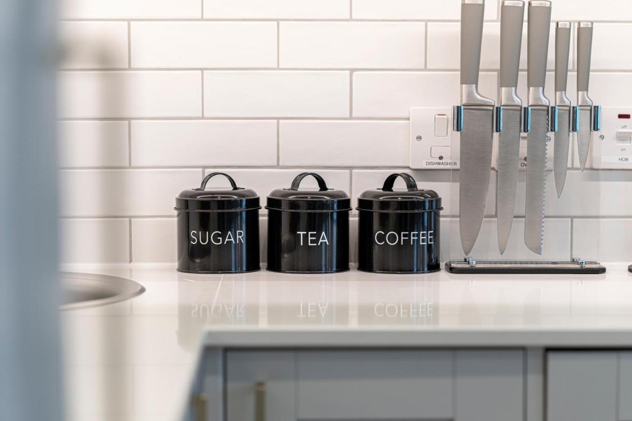 Stylish 1 Bed Flats In Soho, Next To Piccadilly Circus And Trafalgar Square London Kültér fotó