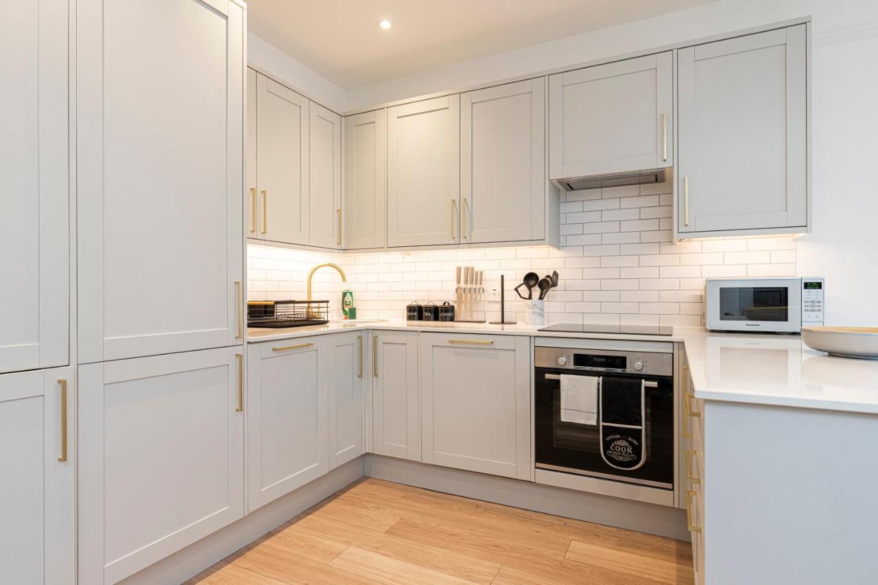 Stylish 1 Bed Flats In Soho, Next To Piccadilly Circus And Trafalgar Square London Kültér fotó