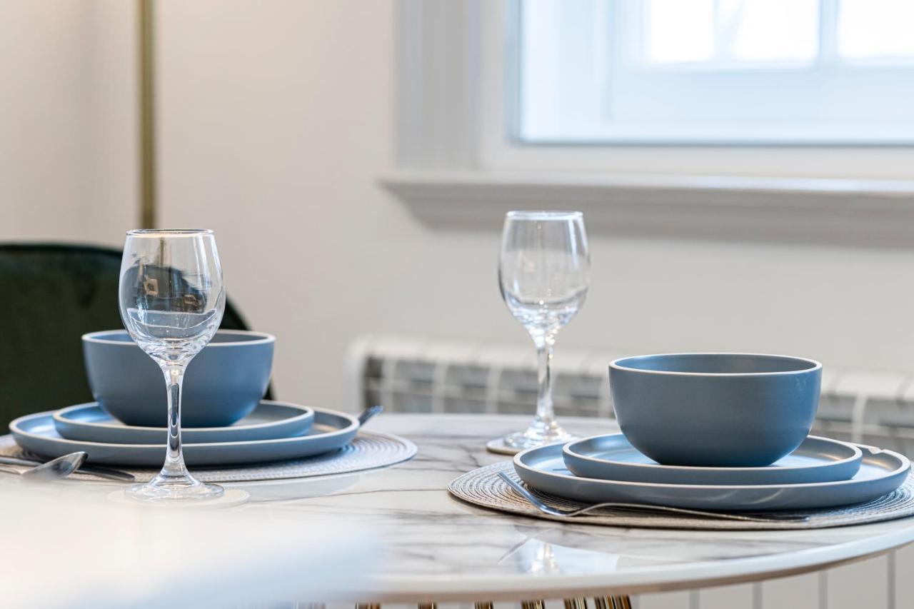Stylish 1 Bed Flats In Soho, Next To Piccadilly Circus And Trafalgar Square London Kültér fotó