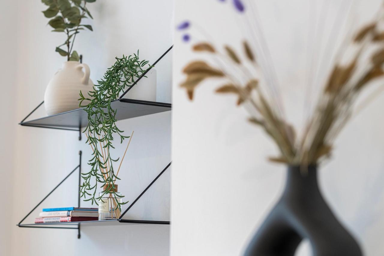 Stylish 1 Bed Flats In Soho, Next To Piccadilly Circus And Trafalgar Square London Kültér fotó