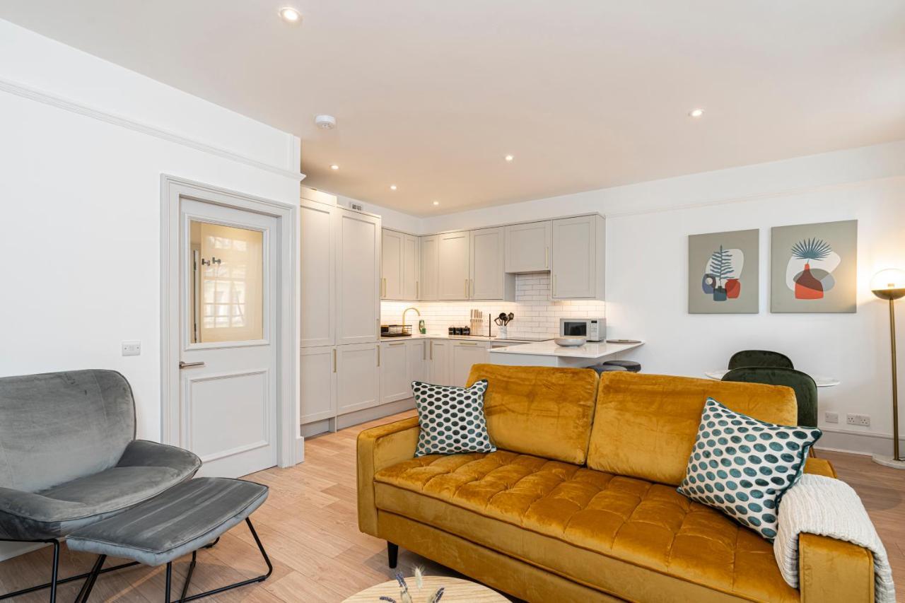 Stylish 1 Bed Flats In Soho, Next To Piccadilly Circus And Trafalgar Square London Kültér fotó