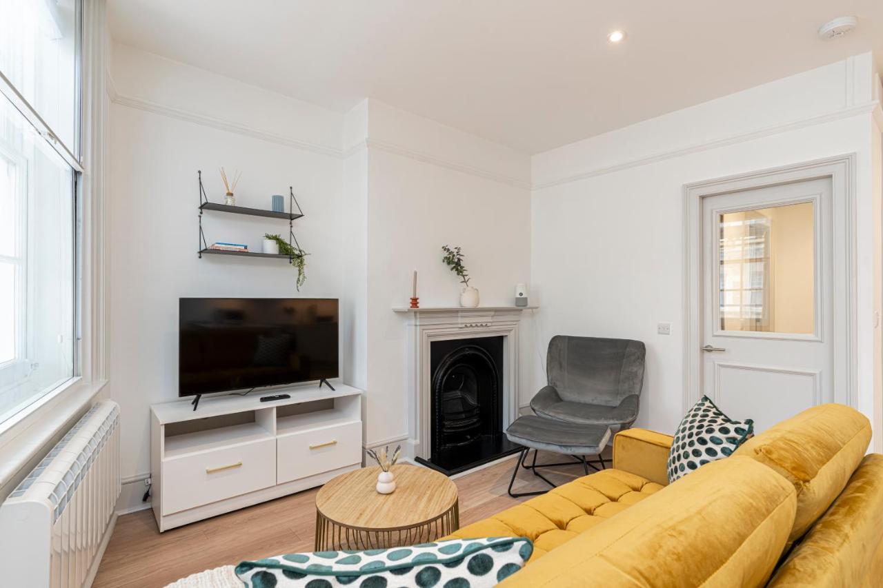 Stylish 1 Bed Flats In Soho, Next To Piccadilly Circus And Trafalgar Square London Kültér fotó