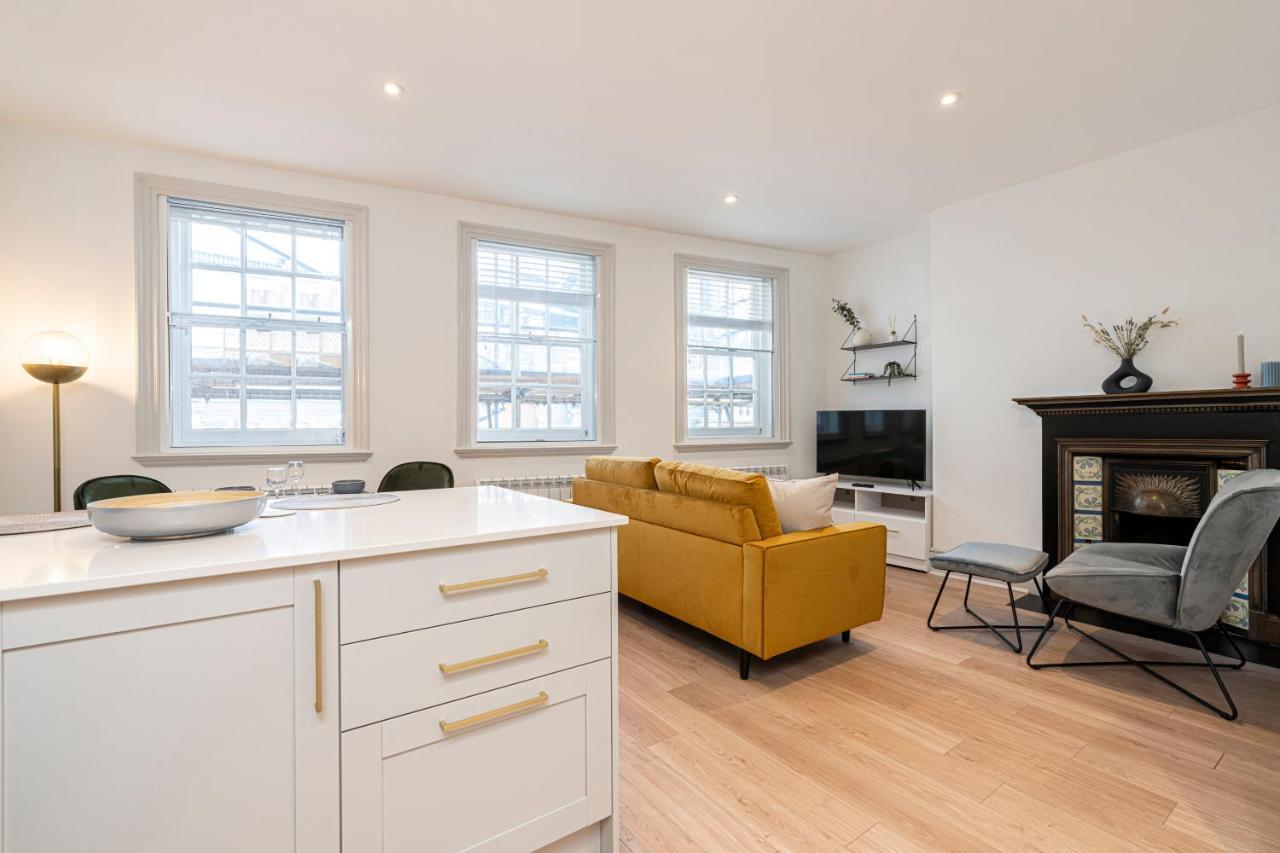 Stylish 1 Bed Flats In Soho, Next To Piccadilly Circus And Trafalgar Square London Kültér fotó