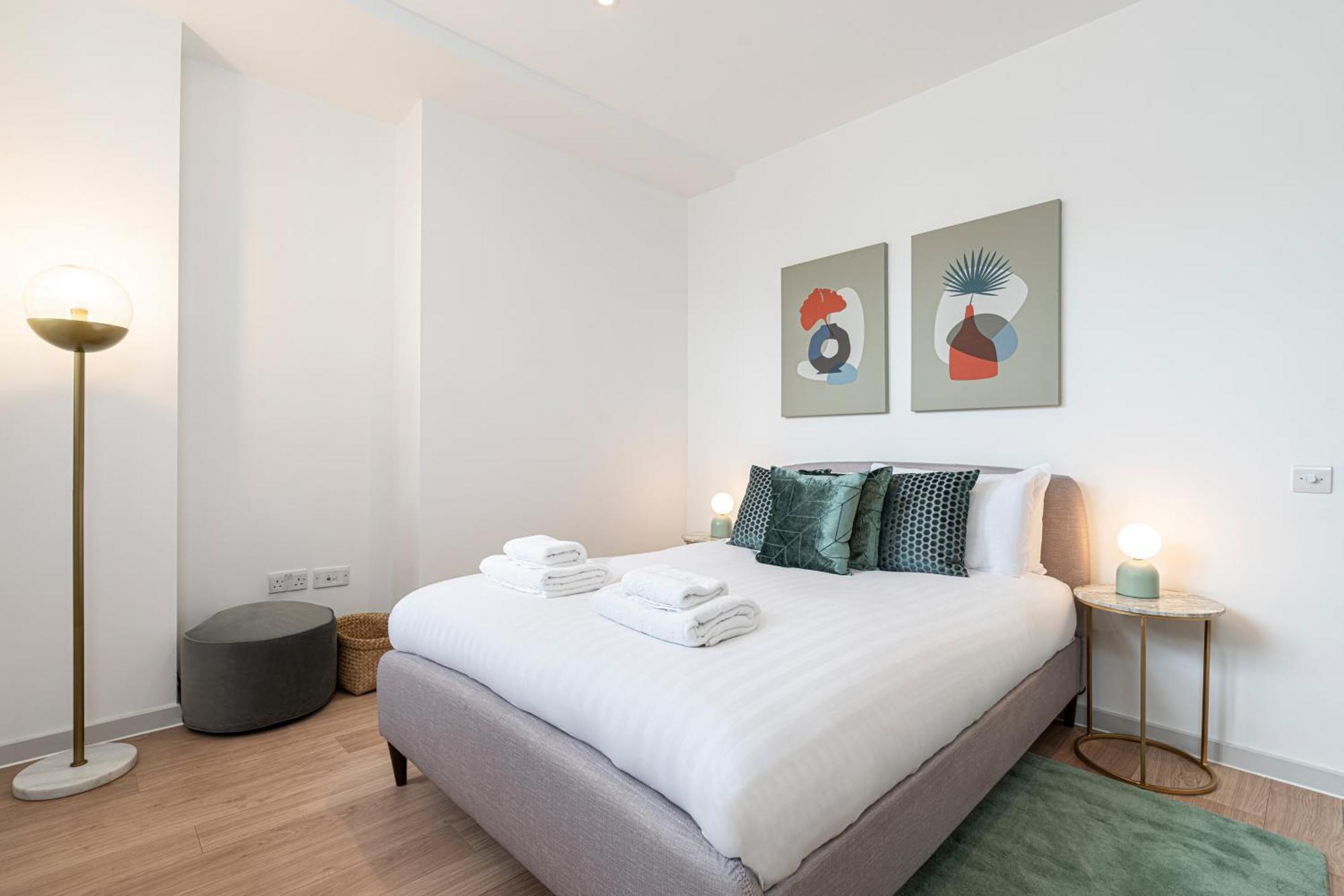 Stylish 1 Bed Flats In Soho, Next To Piccadilly Circus And Trafalgar Square London Kültér fotó