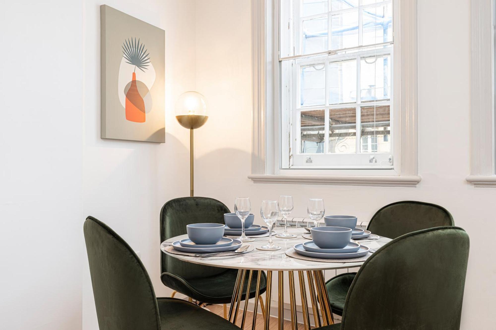 Stylish 1 Bed Flats In Soho, Next To Piccadilly Circus And Trafalgar Square London Kültér fotó