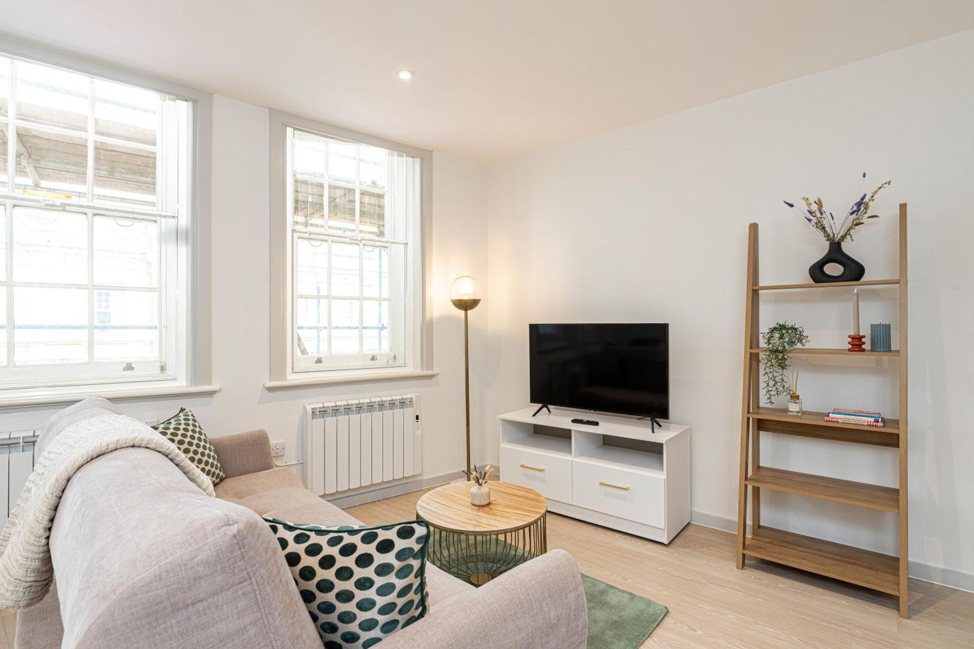 Stylish 1 Bed Flats In Soho, Next To Piccadilly Circus And Trafalgar Square London Kültér fotó
