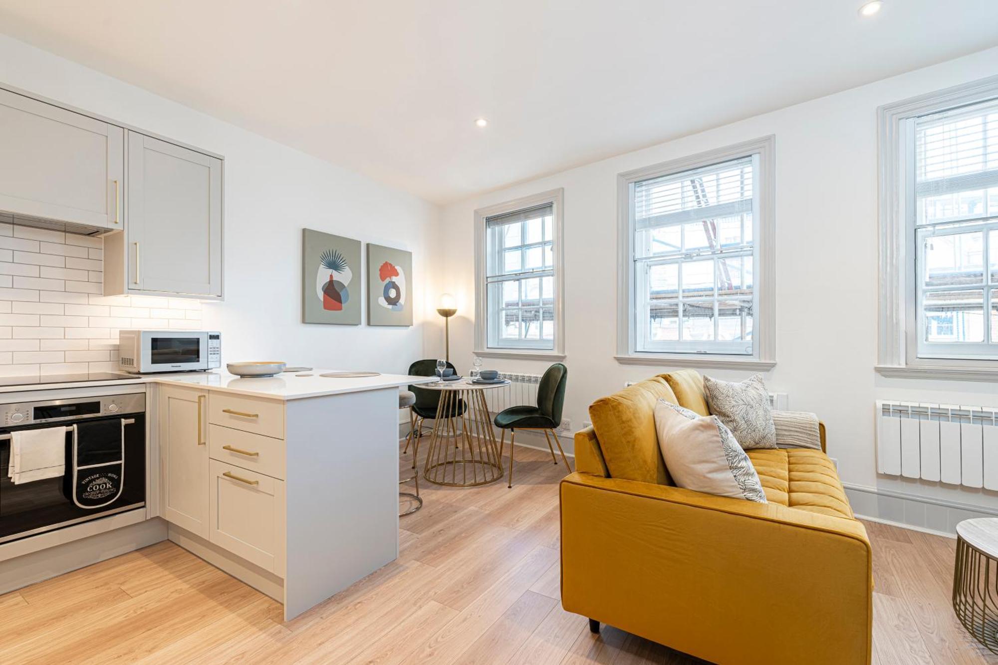 Stylish 1 Bed Flats In Soho, Next To Piccadilly Circus And Trafalgar Square London Kültér fotó