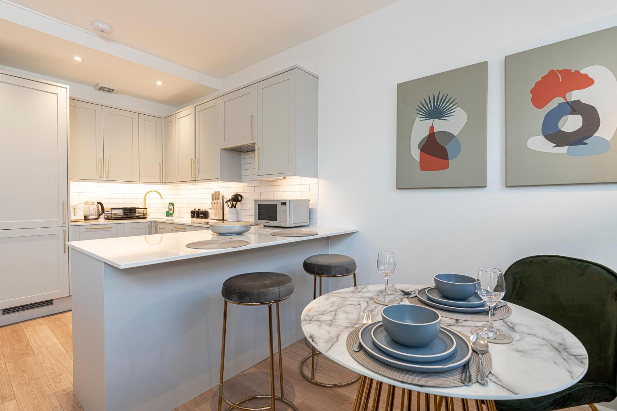 Stylish 1 Bed Flats In Soho, Next To Piccadilly Circus And Trafalgar Square London Kültér fotó