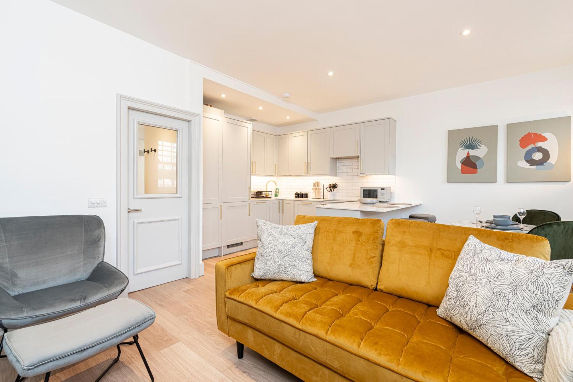 Stylish 1 Bed Flats In Soho, Next To Piccadilly Circus And Trafalgar Square London Kültér fotó